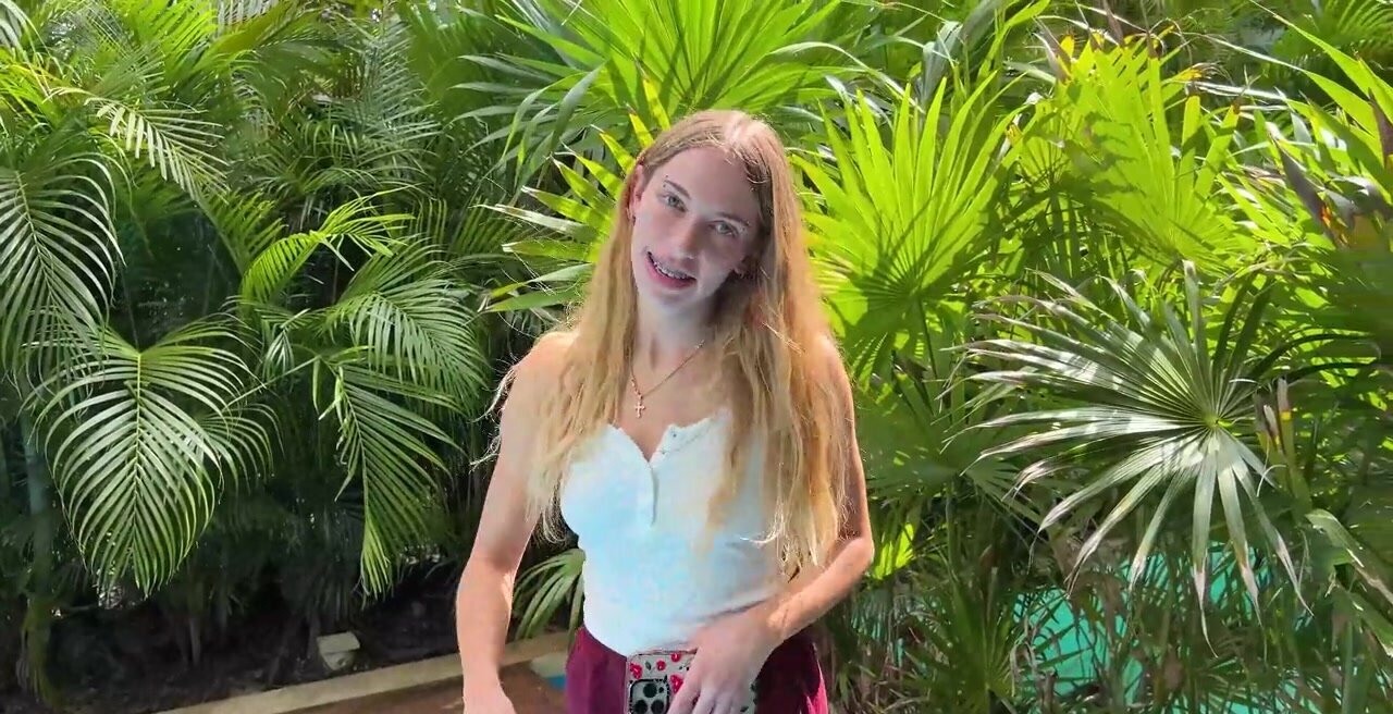 Stepsister with cute braces wants bro