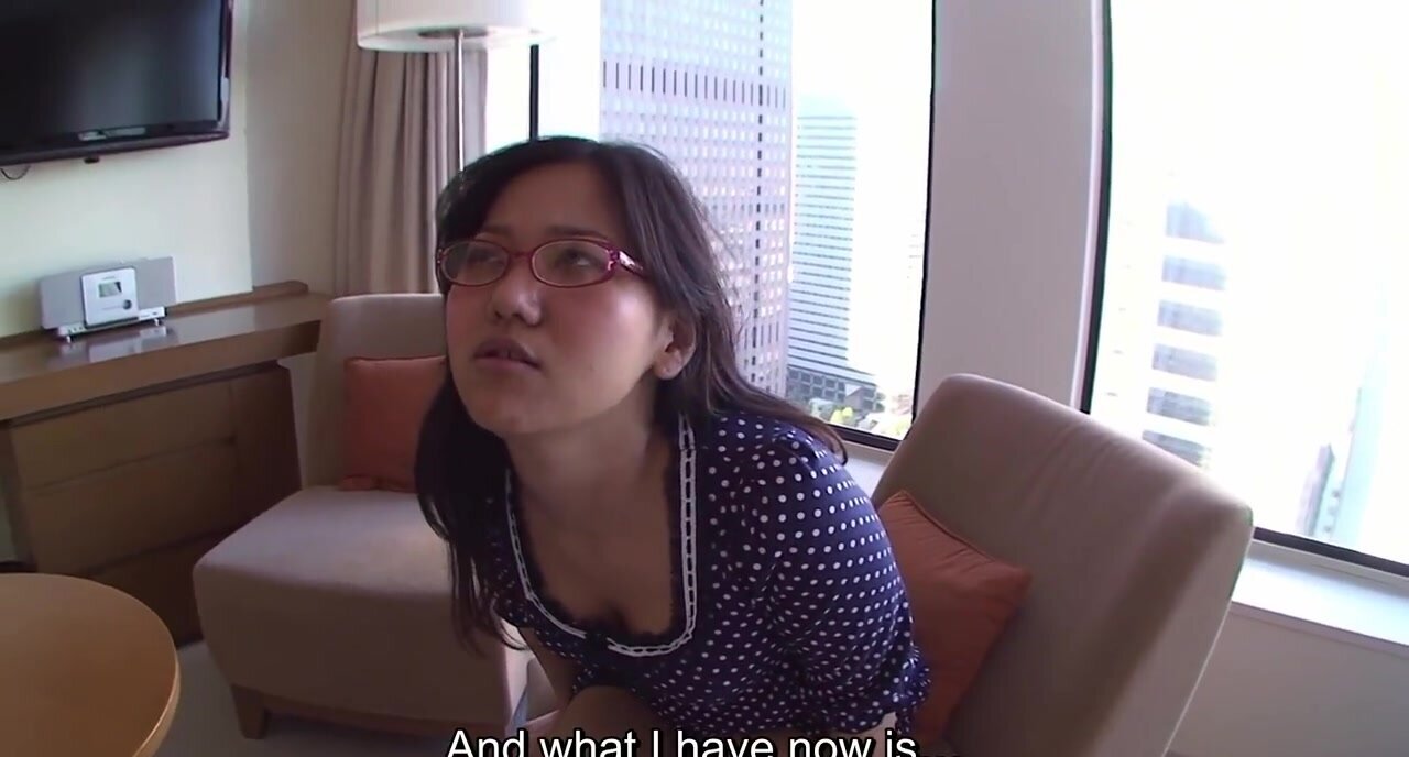 Curvy Japanese girl gets talked into hardcore pleasure
