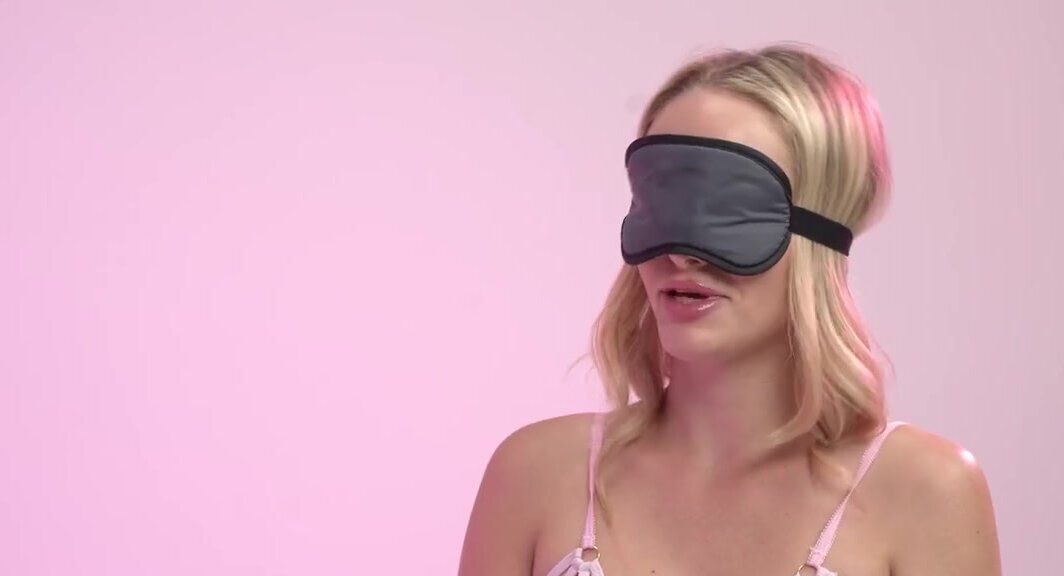 A cute blind date turns into a hardcore pussy smashing