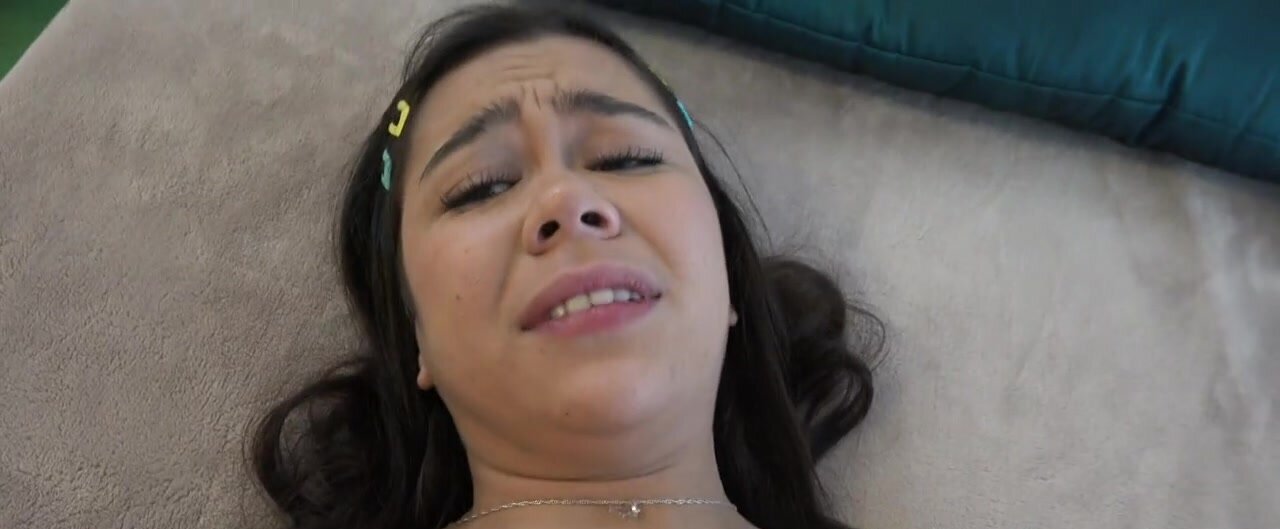 Naughty teen smokes before flashing her suckable toes
