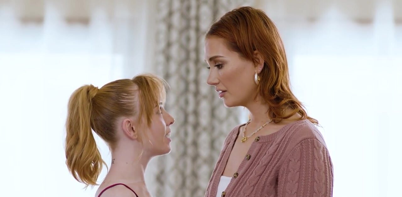 Cute wife Siri Dahl is in love with her daughter