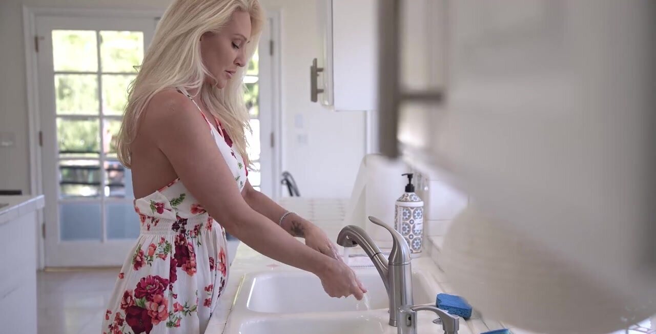 Derrick Malone porn video – Alexa Malone shows off her body to get that dick