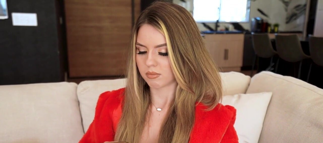 Anne Will offers her help with her skilled mouth and a cunt
