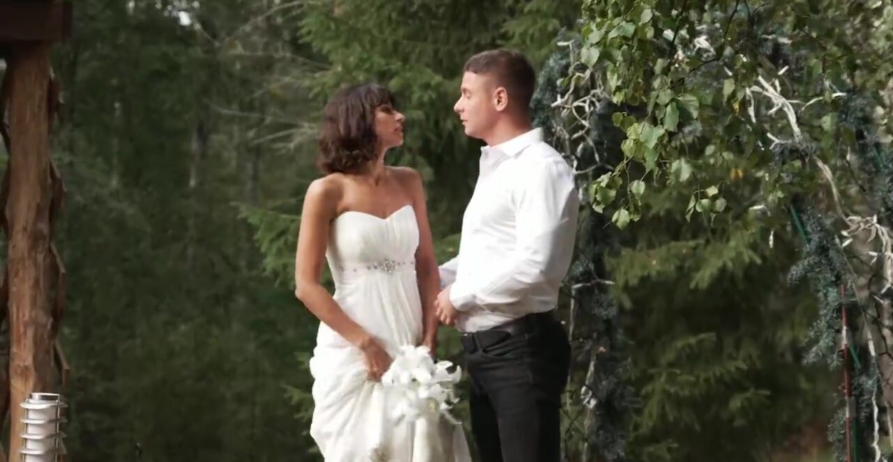 Bridesmaid sucks and fucks a groom right before the wedding