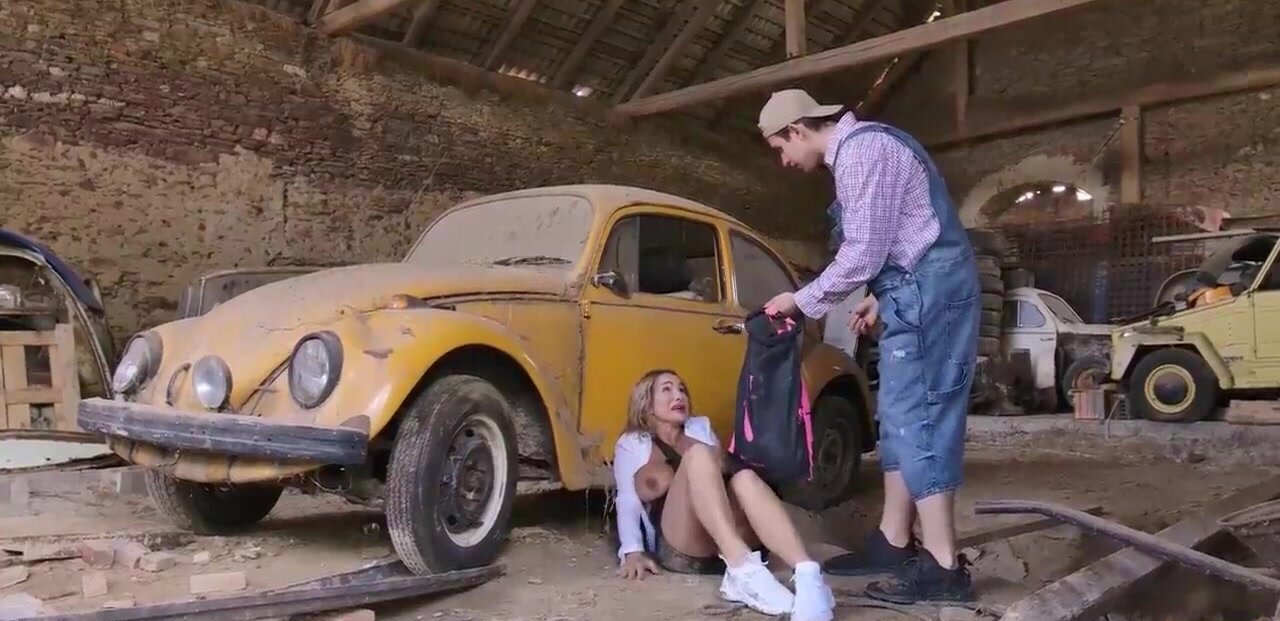 Lost MILF gets used by a fake car mechanic