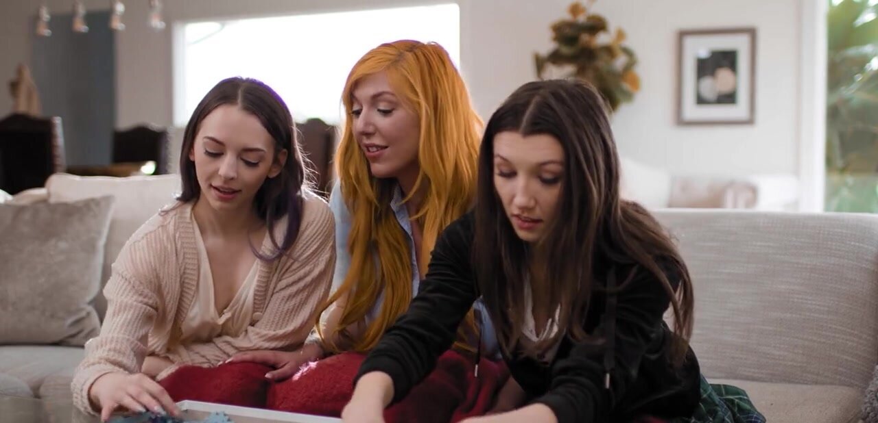 Threesome with big momma and two horny teen bitches