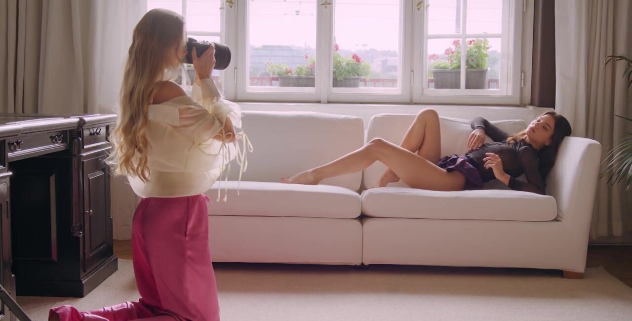 Photography Errors porn video – Skinny women appreciate photography and hot fucking too