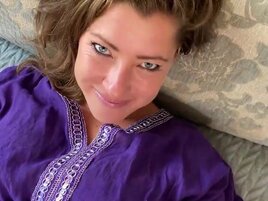 Horny MILF begs for a good old dick treatment in her twat