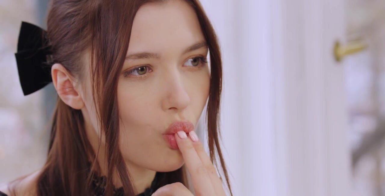 Mila Azul showing what she can do while masturbating