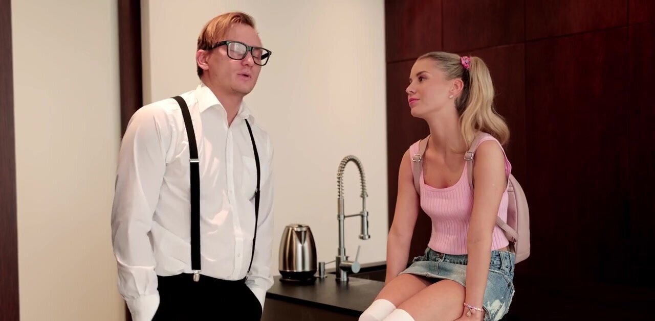 Blondie Lucky Bee is ready to bang her nerdy stepdad