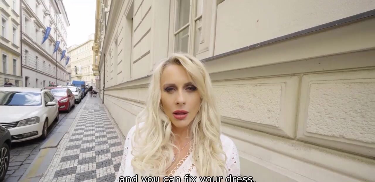 Mature lady cheats on her man to find real orgasms