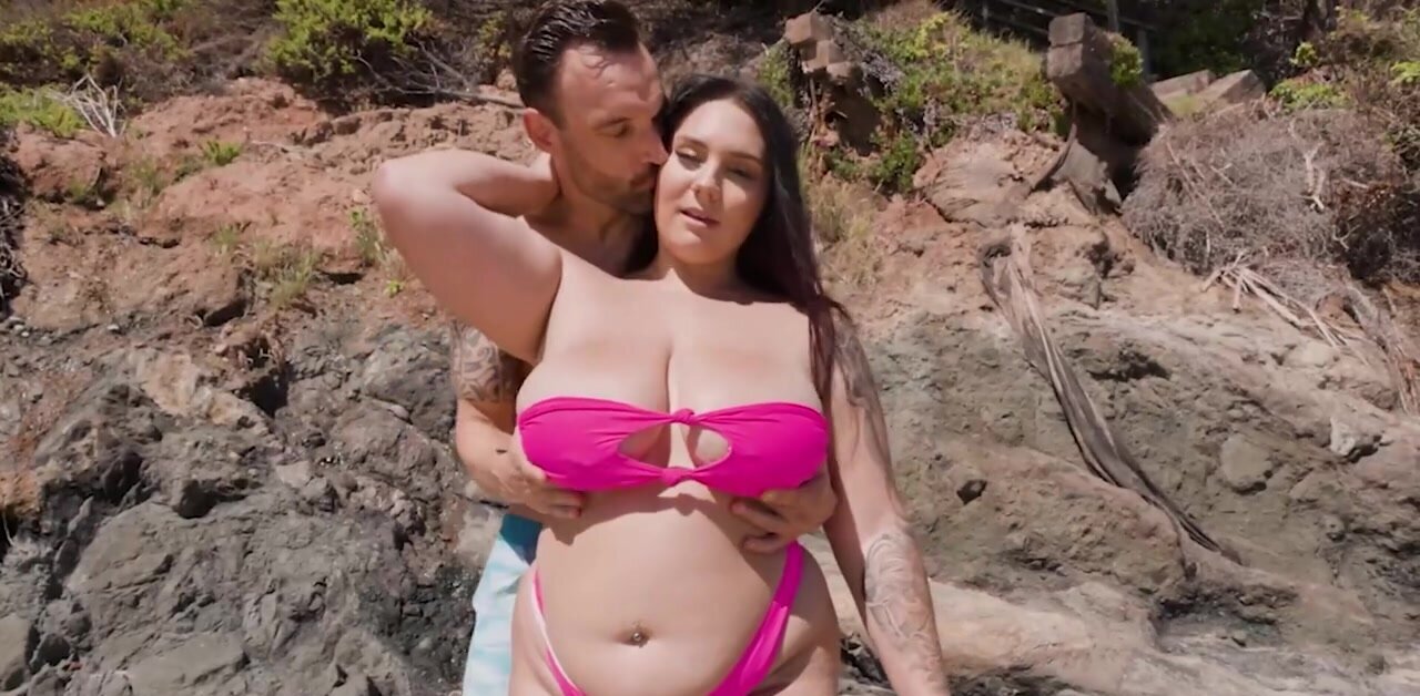 Big booty brunette finds out how to fuck a hung dude