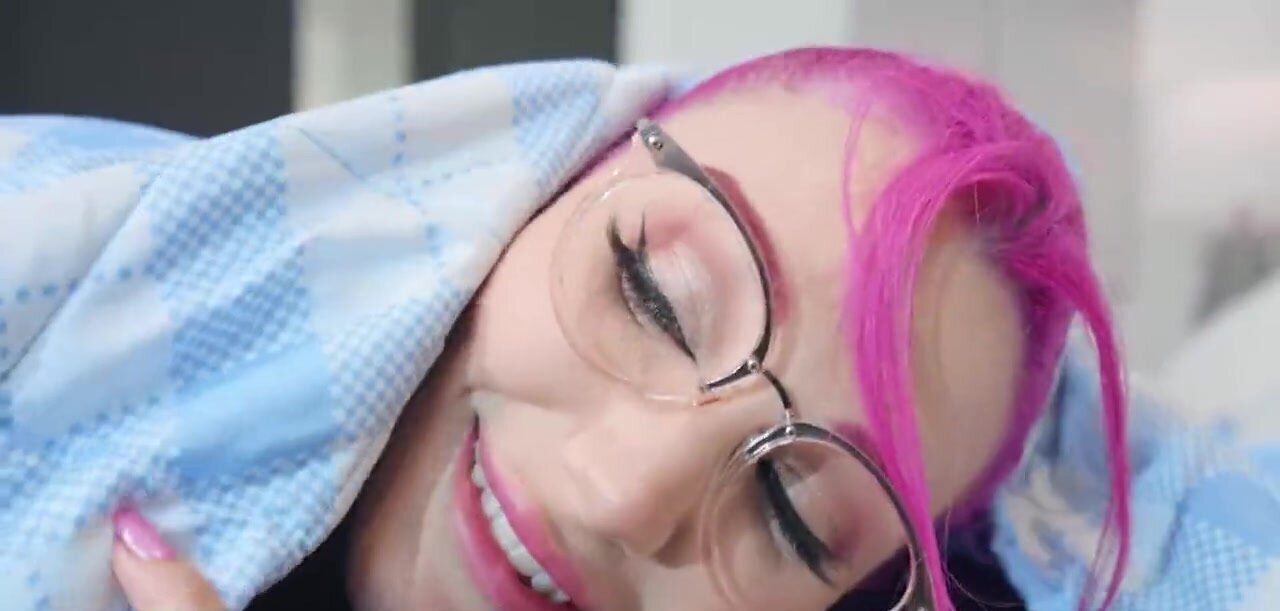Lily Lou shows what she can do with hard cock on a couch