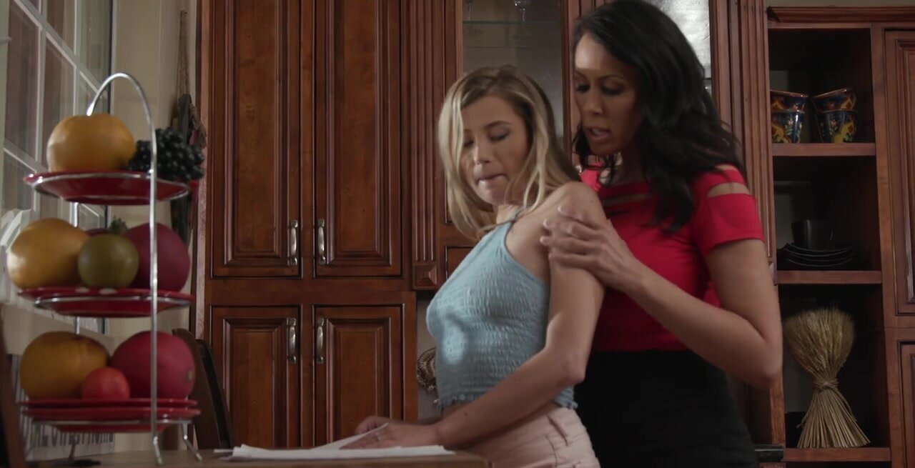 Lesbian lovers end up making each other cum again