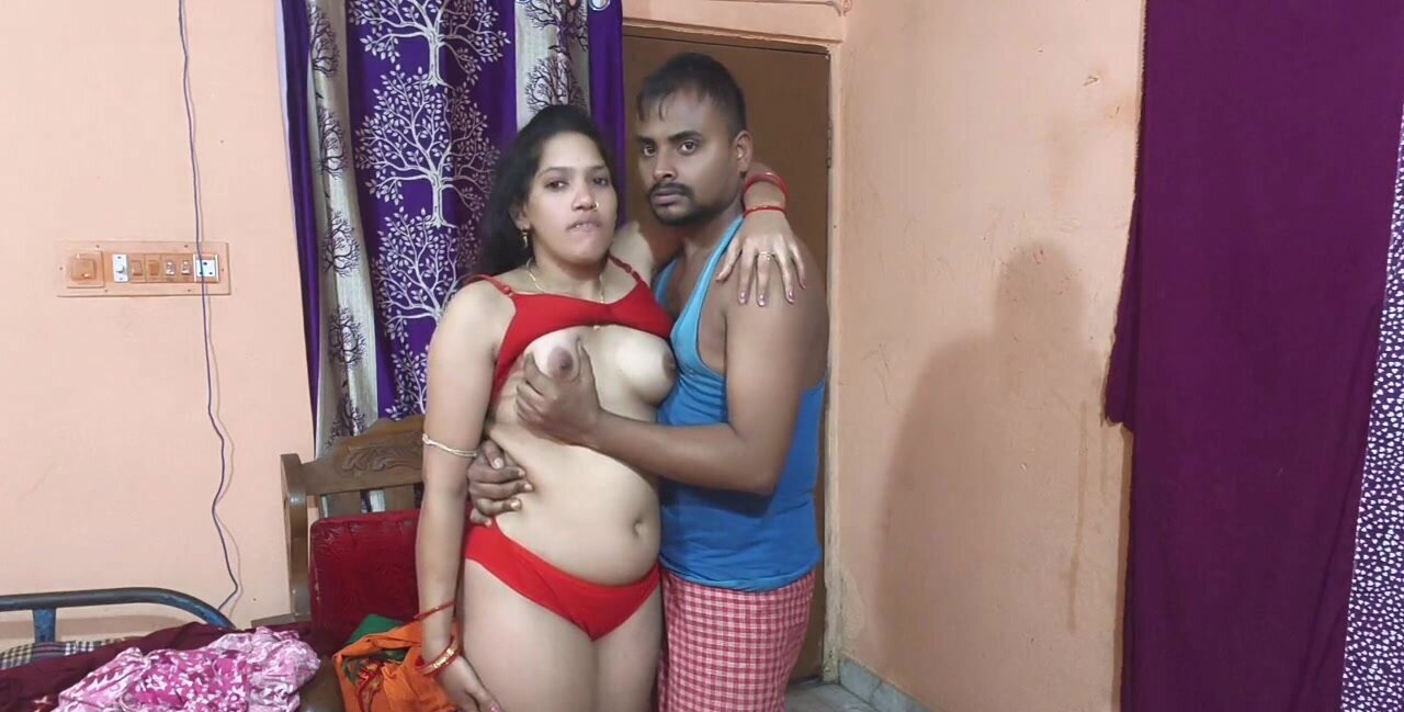 Married Desi bitch with a great body fucked by her hubby