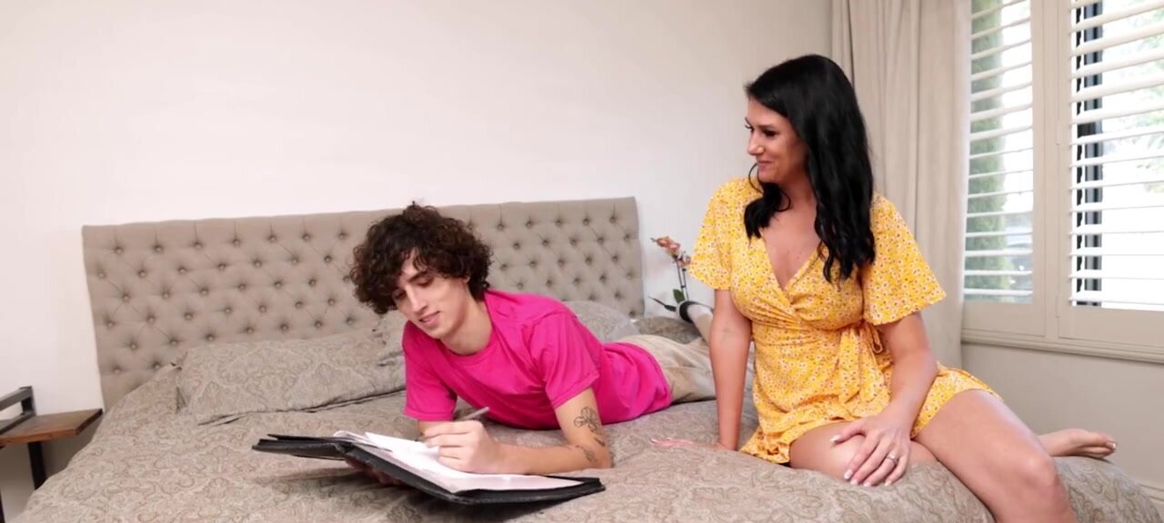 Stepson gets to fuck two bitches all at once in POV