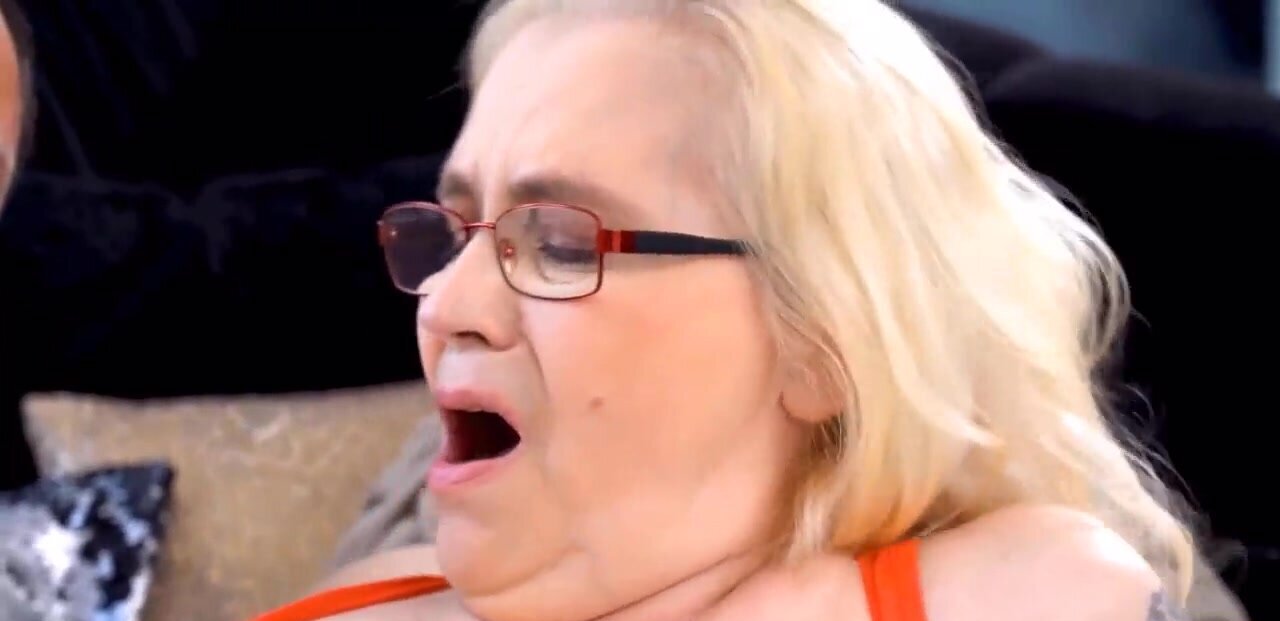 Stepmom with  saggy tits and pale skin gets rammed hard