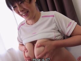 Nasty Japanese MILF is approached after her workout