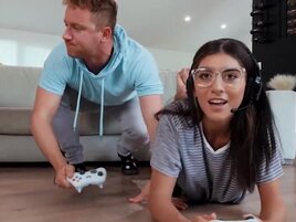 Eliza Ibarra having sex with the muscular dude