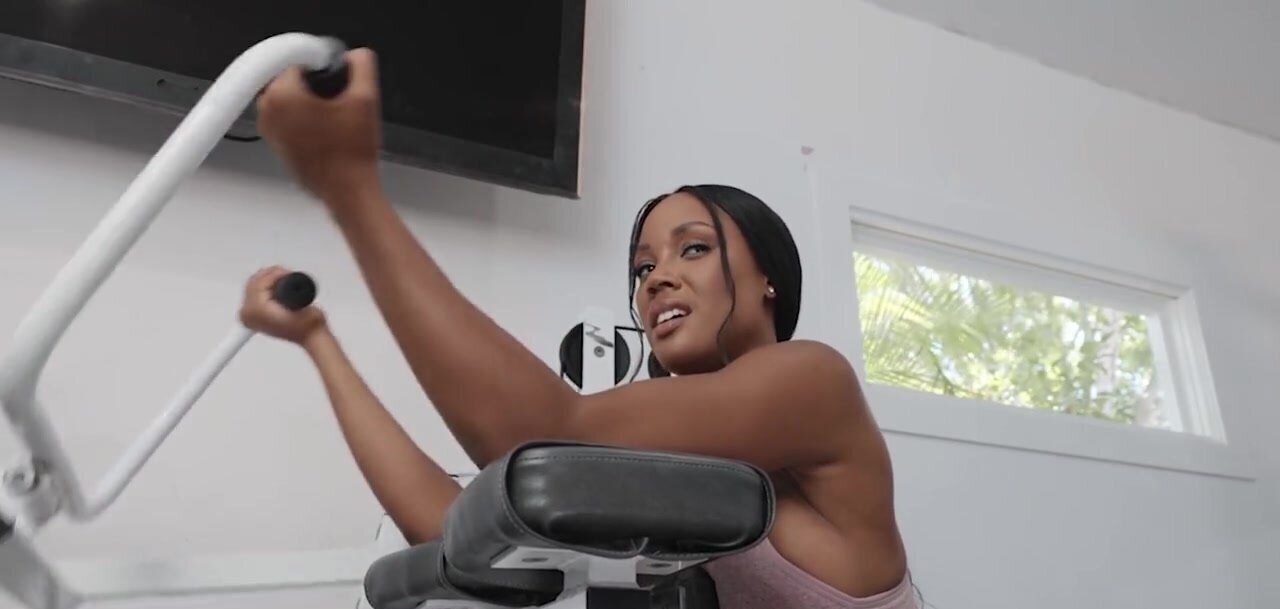 Ali Cash and August Skye working out with Robby Echo