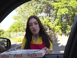 Public pleasure with an edgy pizza girl who rides hard