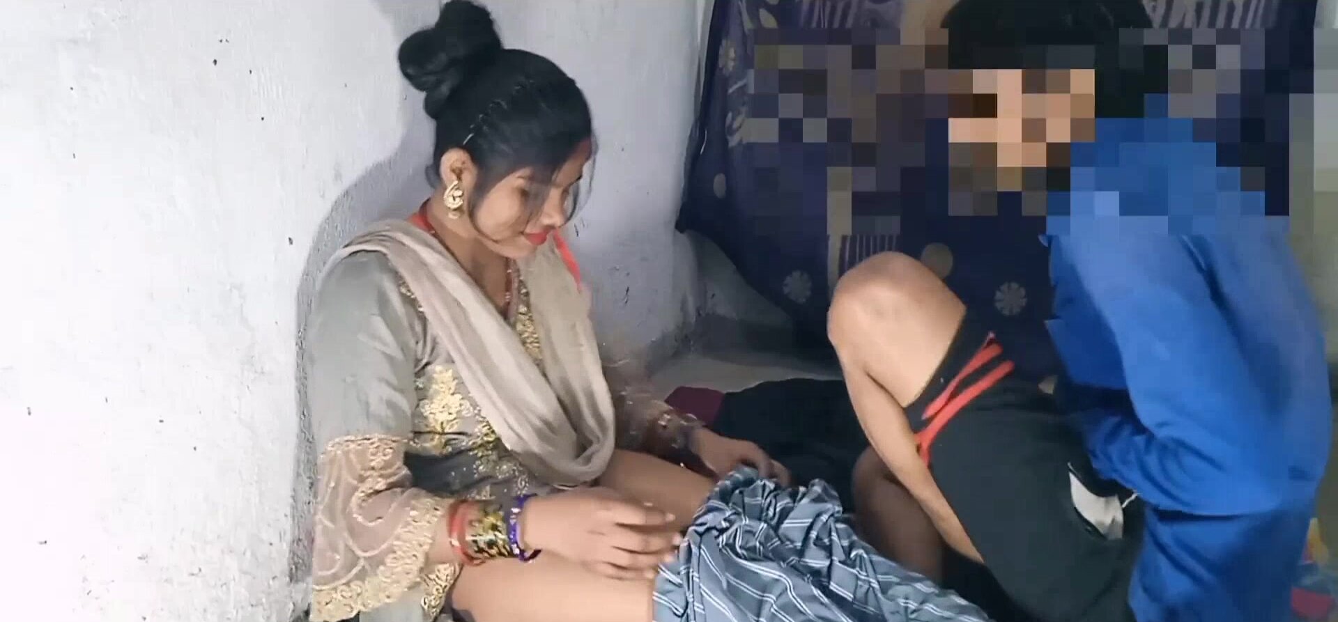 Desi chick with a fat ass is banged from behind