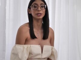 Car foreplay with a girl who's an exhibitionist