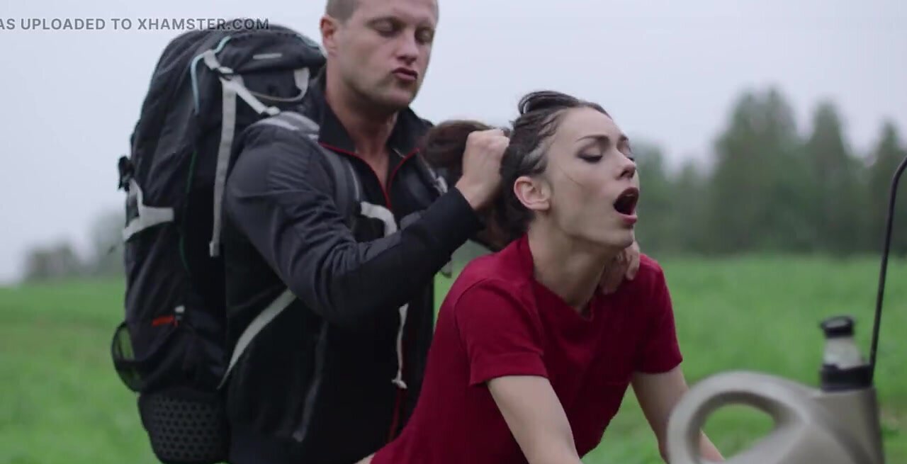 Arwen Gold gets her hiker hole blasted with intensity