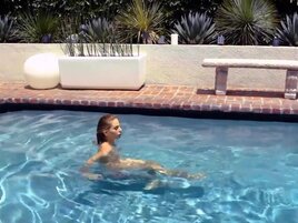 Cute babe shows off while skinny dipping and fucks