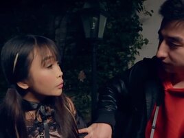 Japanese tourist cucks her boyfriend with a BWC