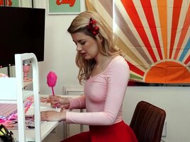 Stepsister wears a slutty little beret and gets fucked