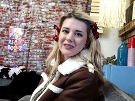 Stepsister wears a slutty little beret and gets fucked