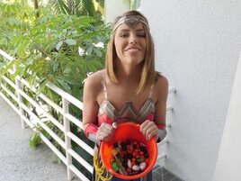 Adriana Chechik is a Wonder Woman cosplayer who fucks