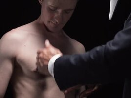 Masked DILF Damien Oaks going balls deep inside a twink