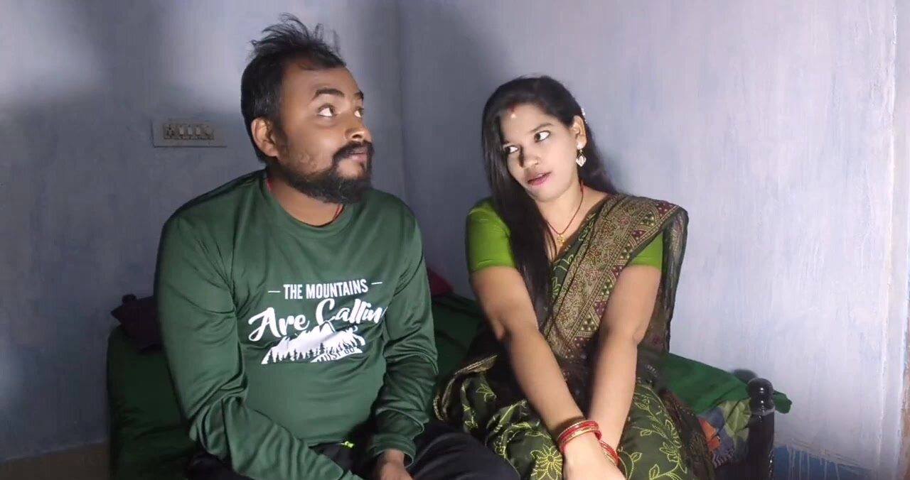 Amateur Indian with a great figure is making a sex tape