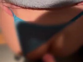 Thong-wearing Asian seductress gets pretty risky