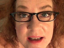 Frizzy-haired old whore shows her fiftysomething cunt