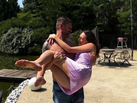 Isabella De Laa showing off her feet in a fetish vid