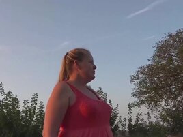 Mature woman with a fat ass sucks and gets fucked